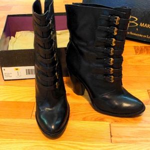 B Makowsky leather boots